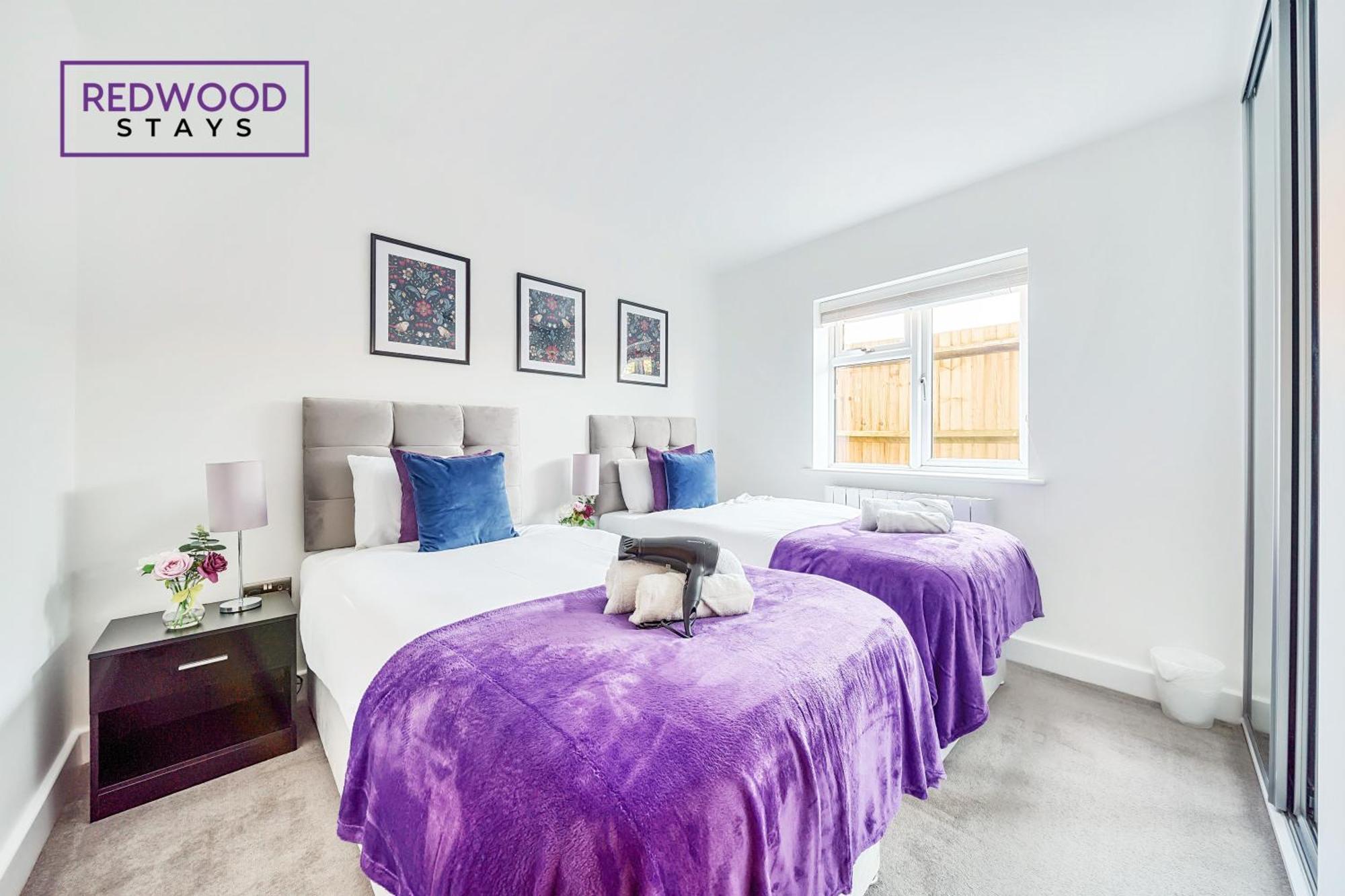 Modern Serviced Apartments For Contractors & Families With Free Parking, Wifi & Netflix By Redwood Stays Бейсінгсток Екстер'єр фото