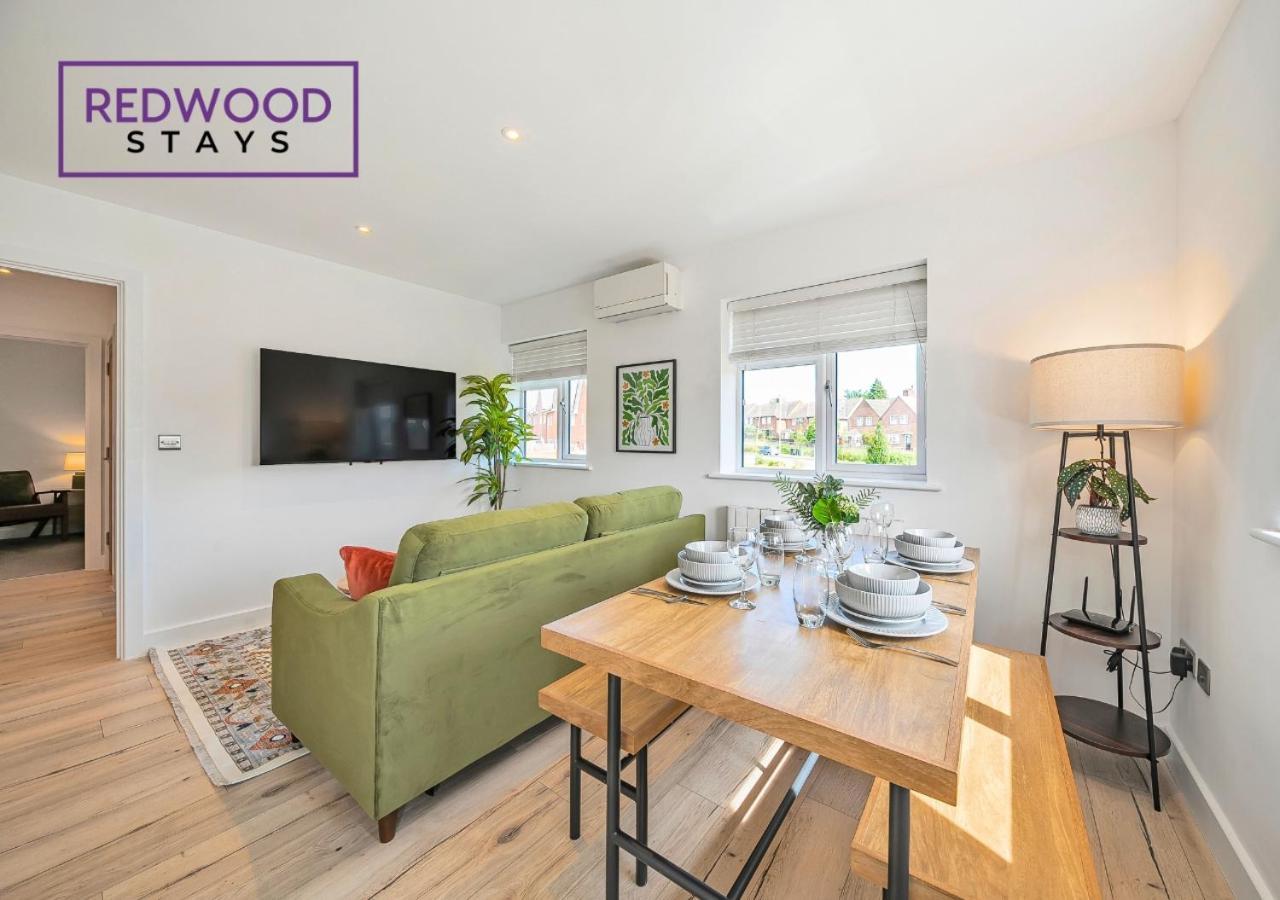 Modern Serviced Apartments For Contractors & Families With Free Parking, Wifi & Netflix By Redwood Stays Бейсінгсток Екстер'єр фото