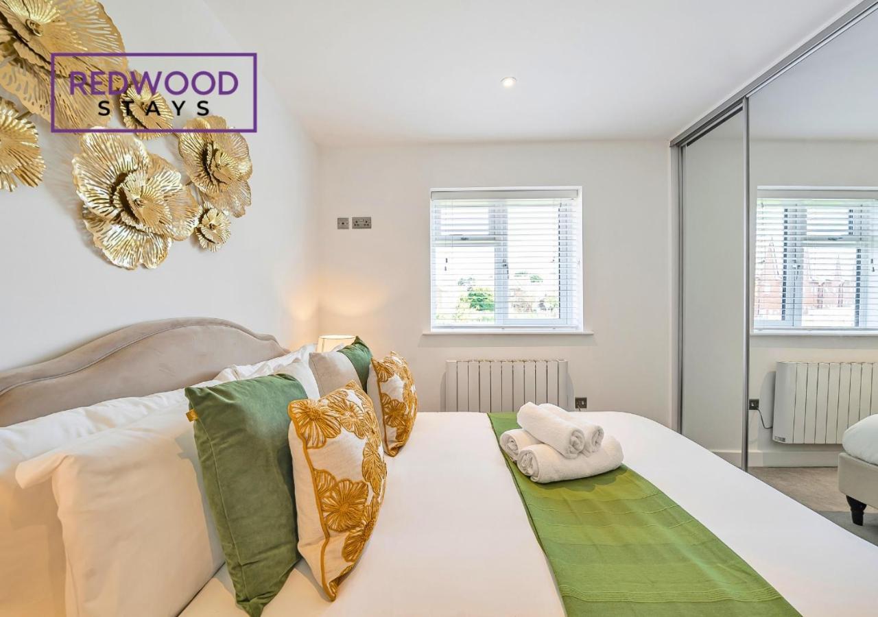Modern Serviced Apartments For Contractors & Families With Free Parking, Wifi & Netflix By Redwood Stays Бейсінгсток Екстер'єр фото