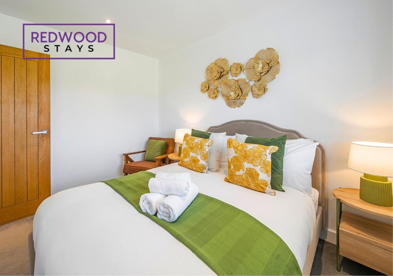 Modern Serviced Apartments For Contractors & Families With Free Parking, Wifi & Netflix By Redwood Stays Бейсінгсток Екстер'єр фото